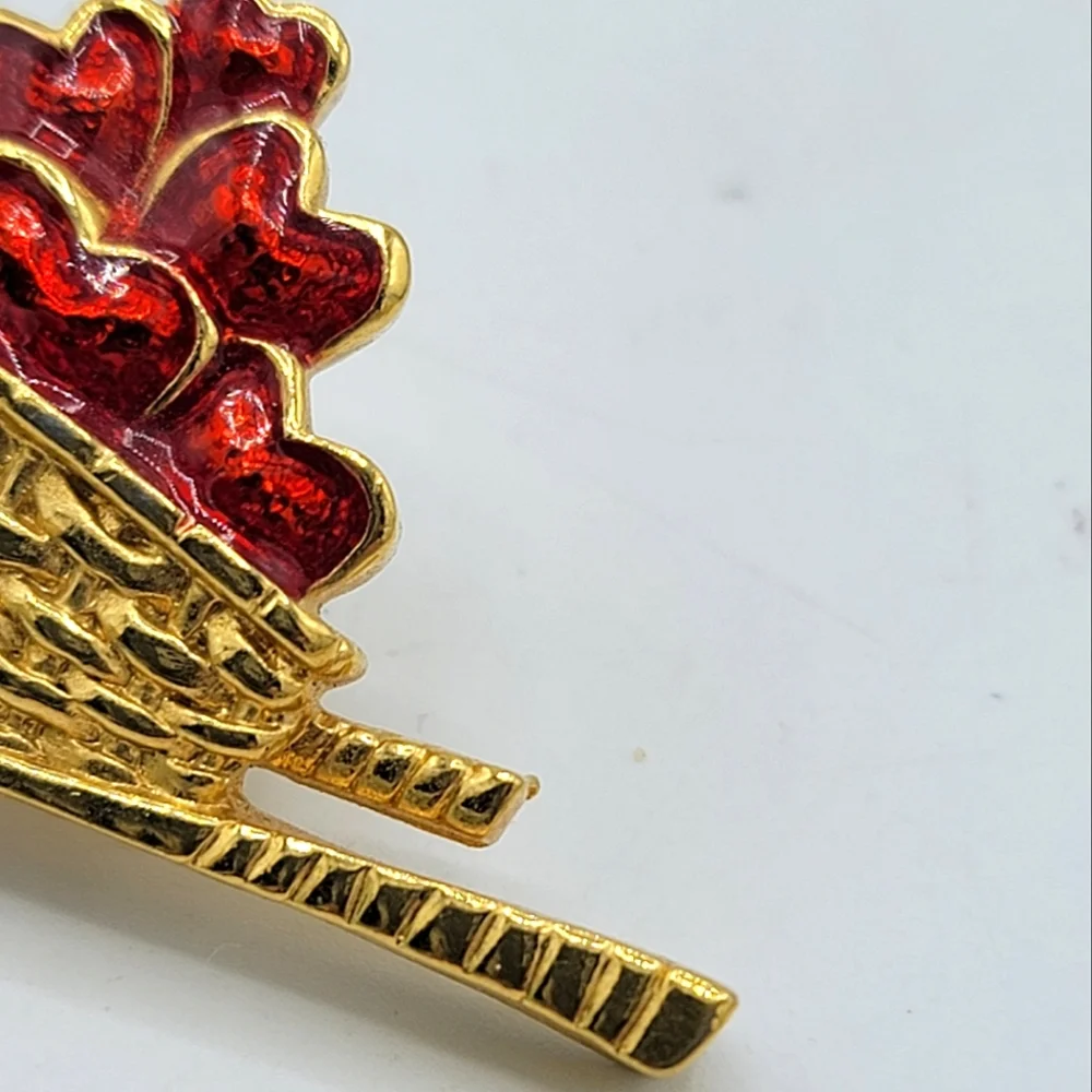 Avon Garden of Love Wheelbarrow Brooch Gold tone Red Enamel Hearts Vintage 90s - Picture 4 of 12